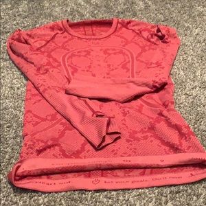 Lululemon long sleeved swiftly tech